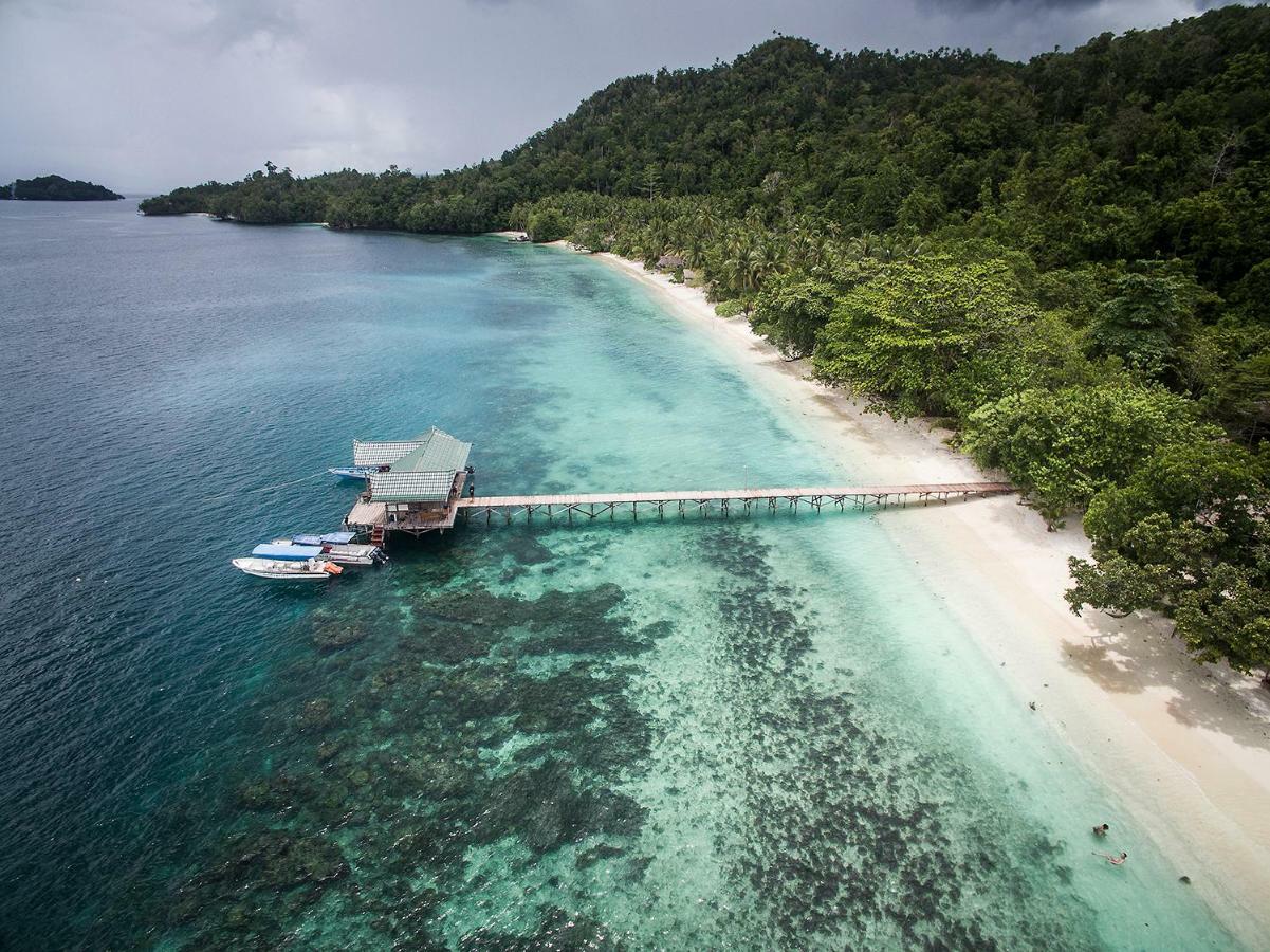 Raja Ampat Biodiversity Nature Resort Exterior foto