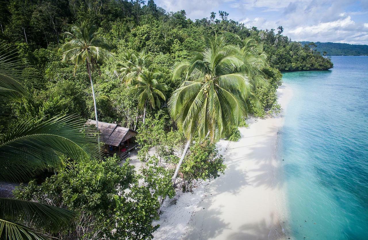 Raja Ampat Biodiversity Nature Resort Exterior foto