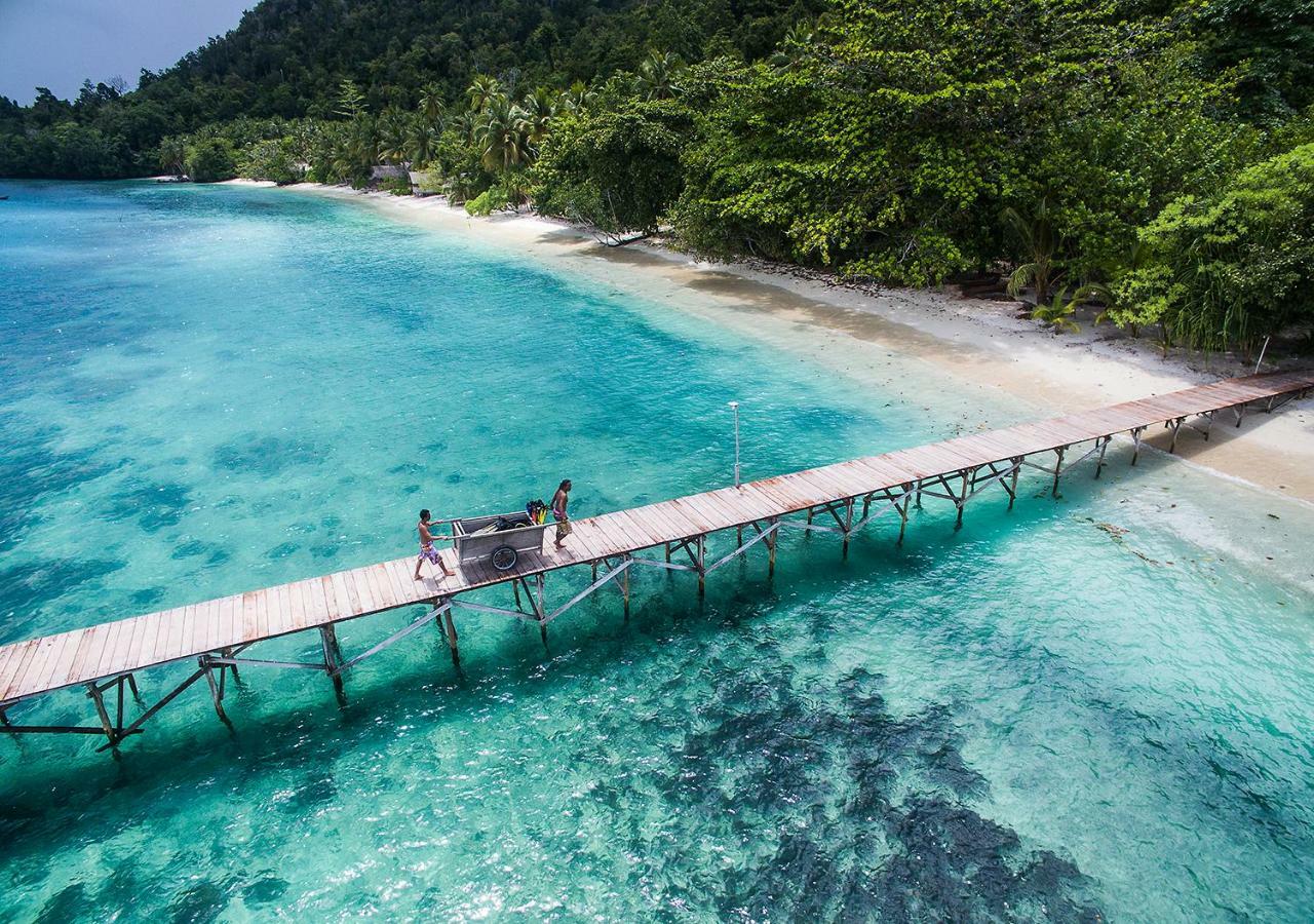 Raja Ampat Biodiversity Nature Resort Exterior foto